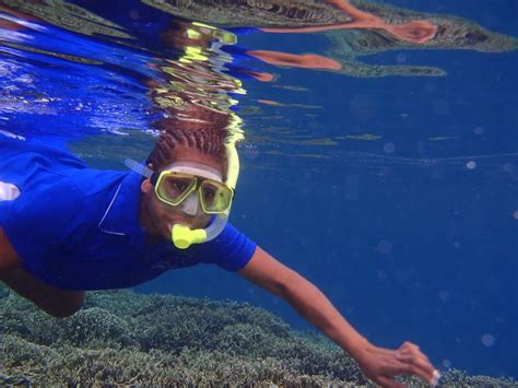 Kayaking Vanuatu - A Real Snorkelling Wonderland - http://www.kayakingvanuatu.com Sand Island ...