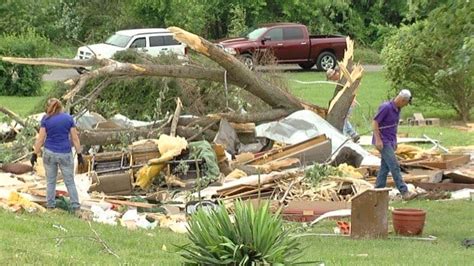 Authorities survey damage after Mayfield tornado - WSIL-TV 3 Southern Illinois