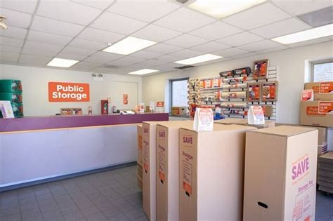 Chicago, IL, Self-Storage Units Near 5778 N Northwest Hwy | Public Storage®