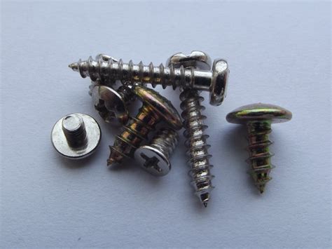 Free Images : chain, bead, screw, brass, carpentry, slit, spirals, screws 4272x2848 - - 744946 ...