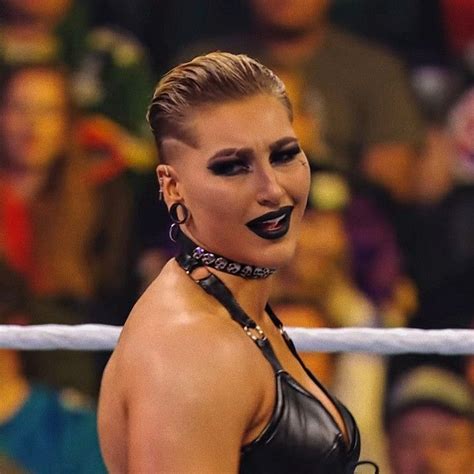 Rhea Ripley vs. Queen Zelina: Raw, Dec. 20, 2021 Wrestling Divas, Women ...