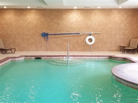 Holiday Inn Hotel & Suites Lake Charles South - Free Internet & More