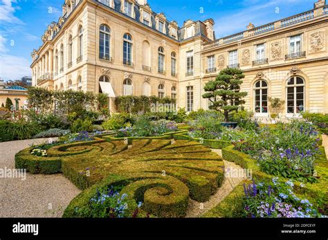 Elysee garden hi-res stock photography and images - Alamy