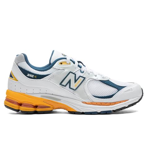 2002R - NB White – Feature