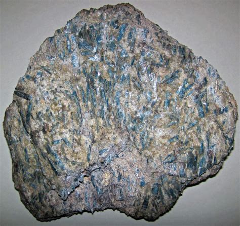 Schist: Formation, Uses and Types of Schist – Geology In