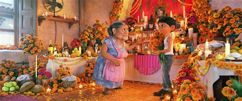 Disney's Coco Helped Destigmatize Día de los Muertos | POPSUGAR Entertainment UK