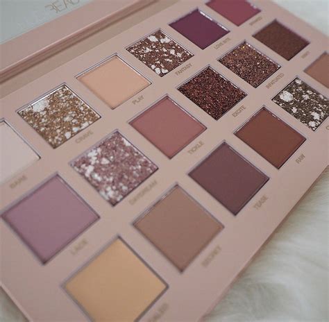 The Huda Beauty New Nude Eyeshadow Palette