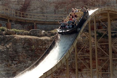 Six Flags Fiesta Texas retires classic ride - Houston Chronicle