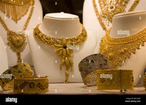 Gold Necklace Dubai Stock Photos & Gold Necklace Dubai Stock Images - Alamy