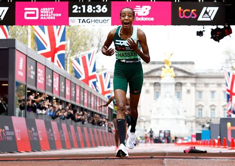 Sifan Hassan Wins London Marathon in Stunning Comeback - The New York Times