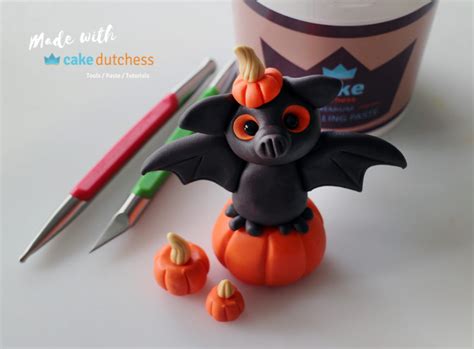 Halloween Bat Cake Topper - Tutorial • Cake Dutchess | Bat cake, Halloween cake topper, Cake ...