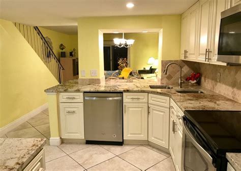 Panama City Beach Condo Rental: MOONSPINNER CONDO $30,000 REMODEL, NEW GRANITE, KITCHEN CABINETS ...