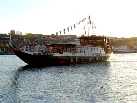 Cruise of the Six Bridges in Oporto - PortoDouro