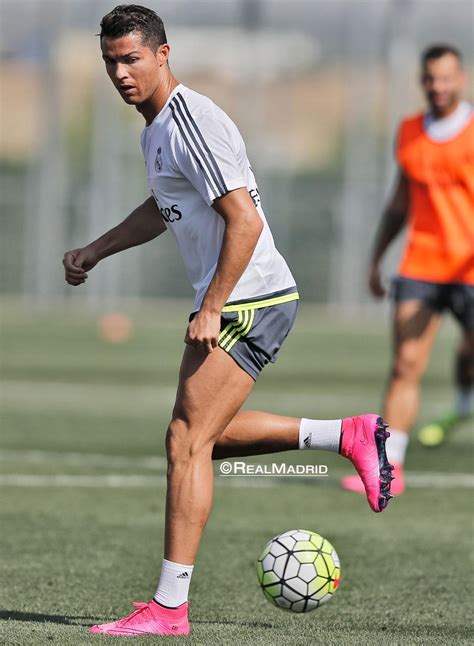 Cristiano Ronaldo Switches to Modified Pink Nike Mercurial Superfly ...