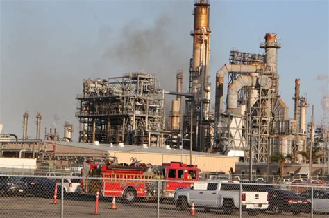 Crews contain fire at Phillips 66 refinery in Carson; 2nd fire at site ...