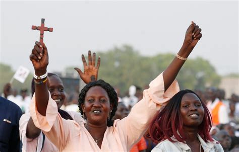 Praying with South Sudan's Christians, leaders urge new steps toward unity