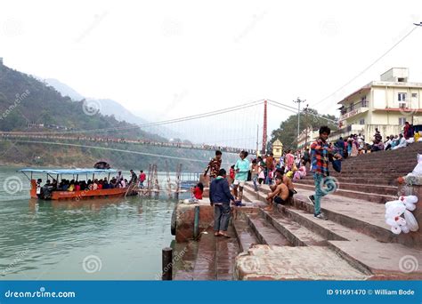 Hindu Pilgrimage To the Ganges Editorial Image - Image of bath, river ...