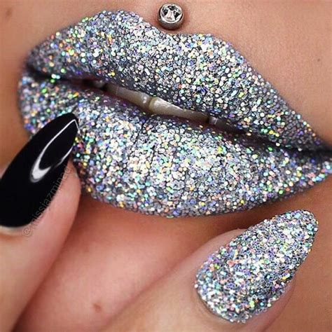 15 Fun Makeup Tutorials Using Glitter