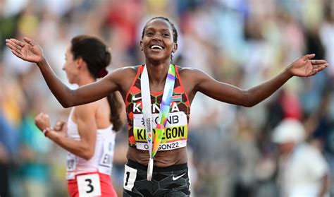 Faith Kipyegon has the marathon in mind - AW