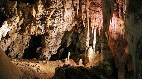 1 DAY MAROPENG AND STERKFONTEIN CAVES | tourAfrika