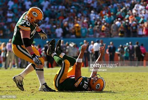 Aaron Rodgers Touchdown Celebrate Photos and Premium High Res Pictures ...