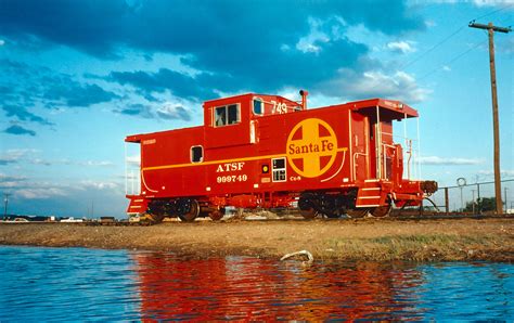 The Classic Caboose (Trains): An American Legend