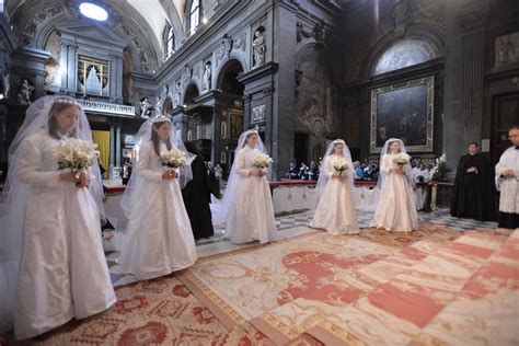 marriage - What is the meaning and origin of bridal veils in Christian weddings? - Christianity ...