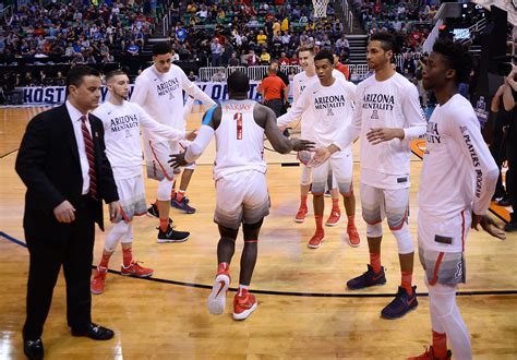 Arizona Basketball: Wildcats March over UND into the Second Round