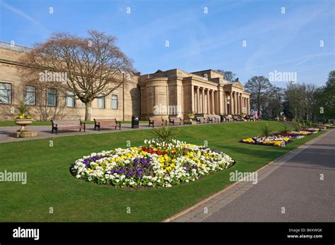 Weston Park Museum, Weston Park, Sheffield, South Yorkshire, England, UK Stock Photo - Alamy