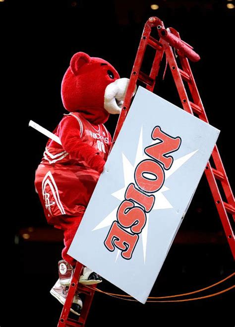 PHOTOS: Houston Rockets mascot Clutch the Bear | abc13.com