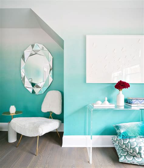 HOUSE TOUR: A Bland Summer Home Is Transformed Into A Bright, Breezy Getaway | Bedroom wall ...