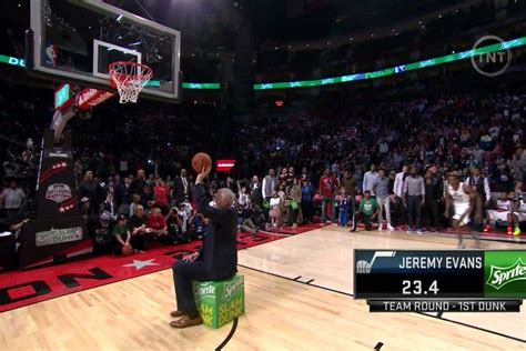 NBA Slam Dunk Contest 2013: Jeremy Evans uses Mark Eaton as awesome prop - SBNation.com