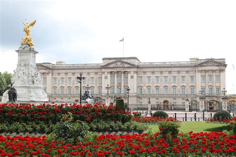 Buckingham Palace 'would take 44,000 years to pay off'