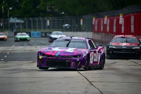 Alex Bowman wins time shortened Chicago Street Race, Results | Tireball ...