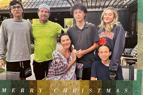 Mark Wahlberg and Rhea Durham Pose with All Four Kids in 2023 Holiday Card amid Christmas in ...