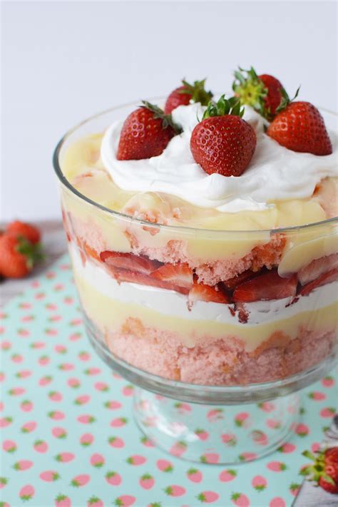 Easy Strawberry Cheesecake Trifle Layered Dessert Recipe