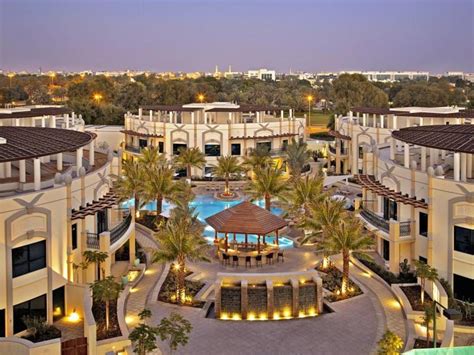 Al Ain Rotana, Lodging