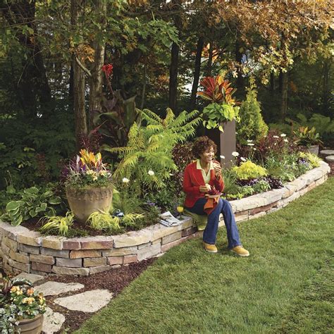 25 Simple Landscaping Ideas for the Perfect Garden | Reader's Digest