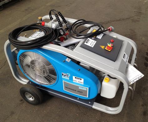 Portable breathing air compressor - small Bauer Mariner for hire - EEL