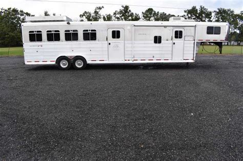 Used 2007 Logan Coach 4 Horse Trailer with Living Quarters :: Dixie Horse & Mule Co