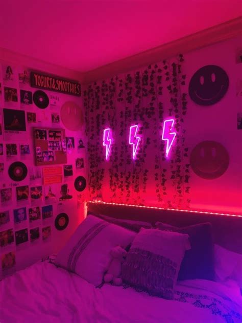 Euphoria Inspired Neon Lights🌈♥️ | Neon room, Room ideas bedroom, Neon bedroom