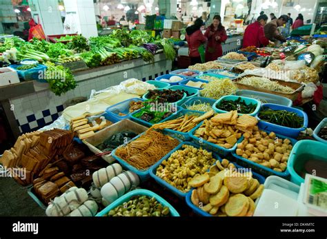 Shanghainese tofu hi-res stock photography and images - Alamy