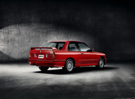 Fotos - El BMW M3 E30 KITH Ronnie Fieg Edition | BMW FAQ Club