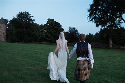 BARN AT BARRA CASTLE WEDDING - HANNAH AND TIM — Vivienne Elizabeth ...