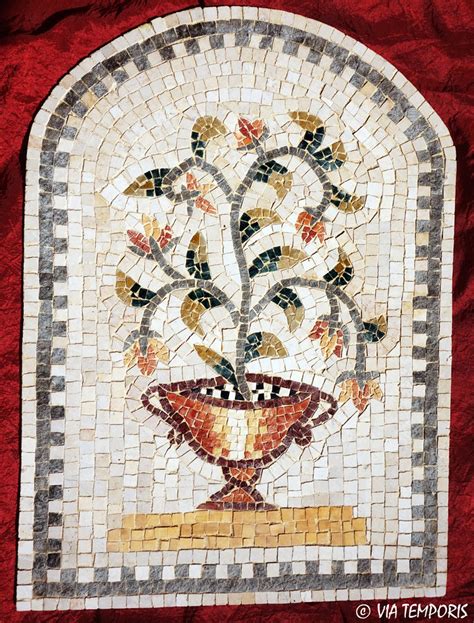 MOSAIQUE ROMAINE - MEDAILLON AUX FLEURS DANS UN VASE Via Temporis