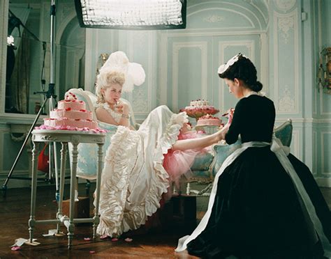 Kirsten behind the scenes of "Marie Antoinette" - Kirsten Dunst Photo ...