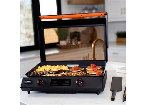 Blackstone 22” E-Series Electric Tabletop Griddle with Hood | 8001