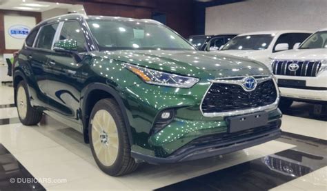 New Toyota Highlander Limited 2.5L Hybrid Auto Green Color 2023 for sale in Dubai - 691889