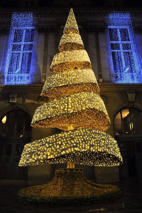 ♔audreylovesparis — A Christmas tree in Paris | Christmas tree ...