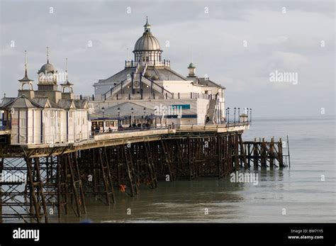 hastings pier uk east sussex beach coast line seaside british attraction piers coastal Stock ...